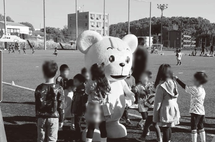 口論義運動公園球技場で開かれたJU愛知カップ チビッコサッカージャンボリー決勝大会の様子